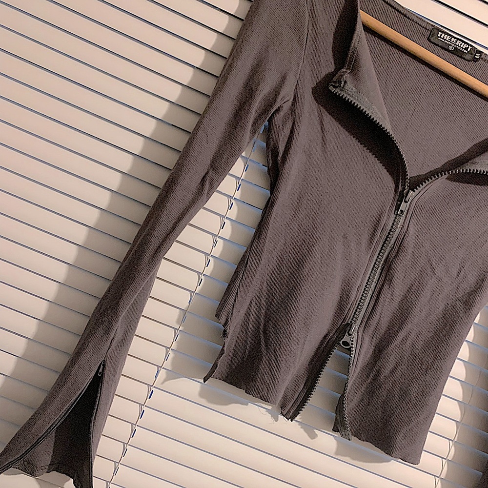 The Kript Jaz Top (grey ribbed double zip long sleeve)